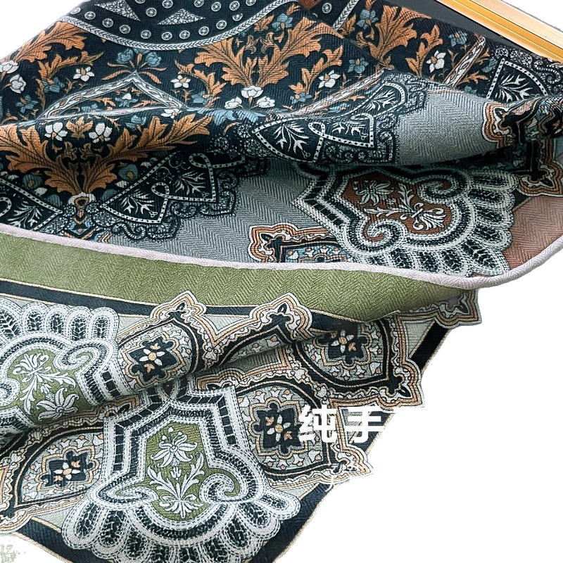 Central Compass Perski Kwadrat – Shawl Wrap Winter recenzja i cena